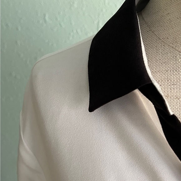 Kenneth Cole Reaction Women’s White Blouse w/ Black Trim & Roll Sleeves - Large - Picture 3 of 12